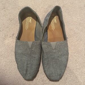 Toms Shoes